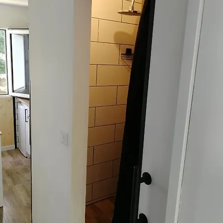 St Nazaire Apartman *